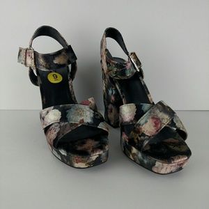 Parker & Sky chunky heel velvet floral